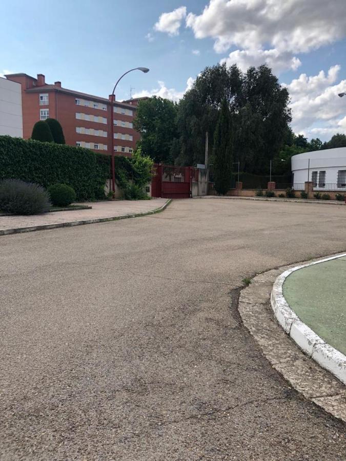 Хостел Residencia Hospital Del Rey Бургос Экстерьер фото